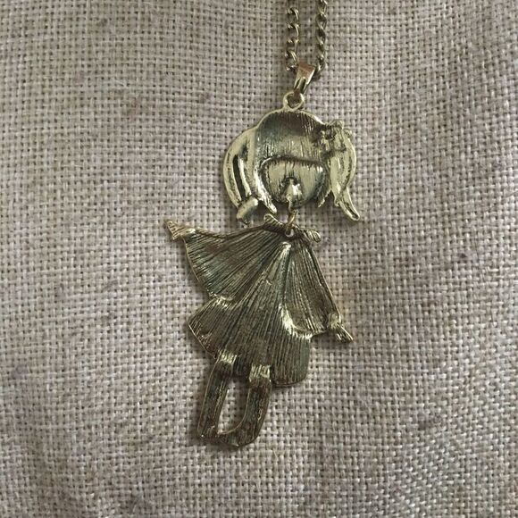(V2) Doll Necklace - Picture 3 of 6